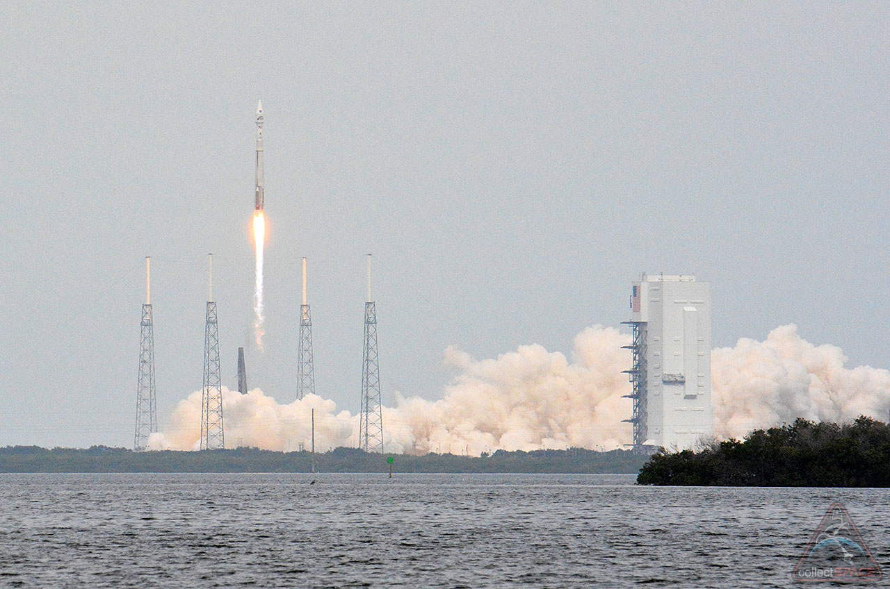 NASA's MAVEN spacecraft lifts off atop a United Launch Alliance Atlas V booster from Launch Complex 41 at the Cape Canaveral Air Force Station in Florida, Nov. 18, 2013. Credit: collectSPACE.com/Robert Z. Pearlman